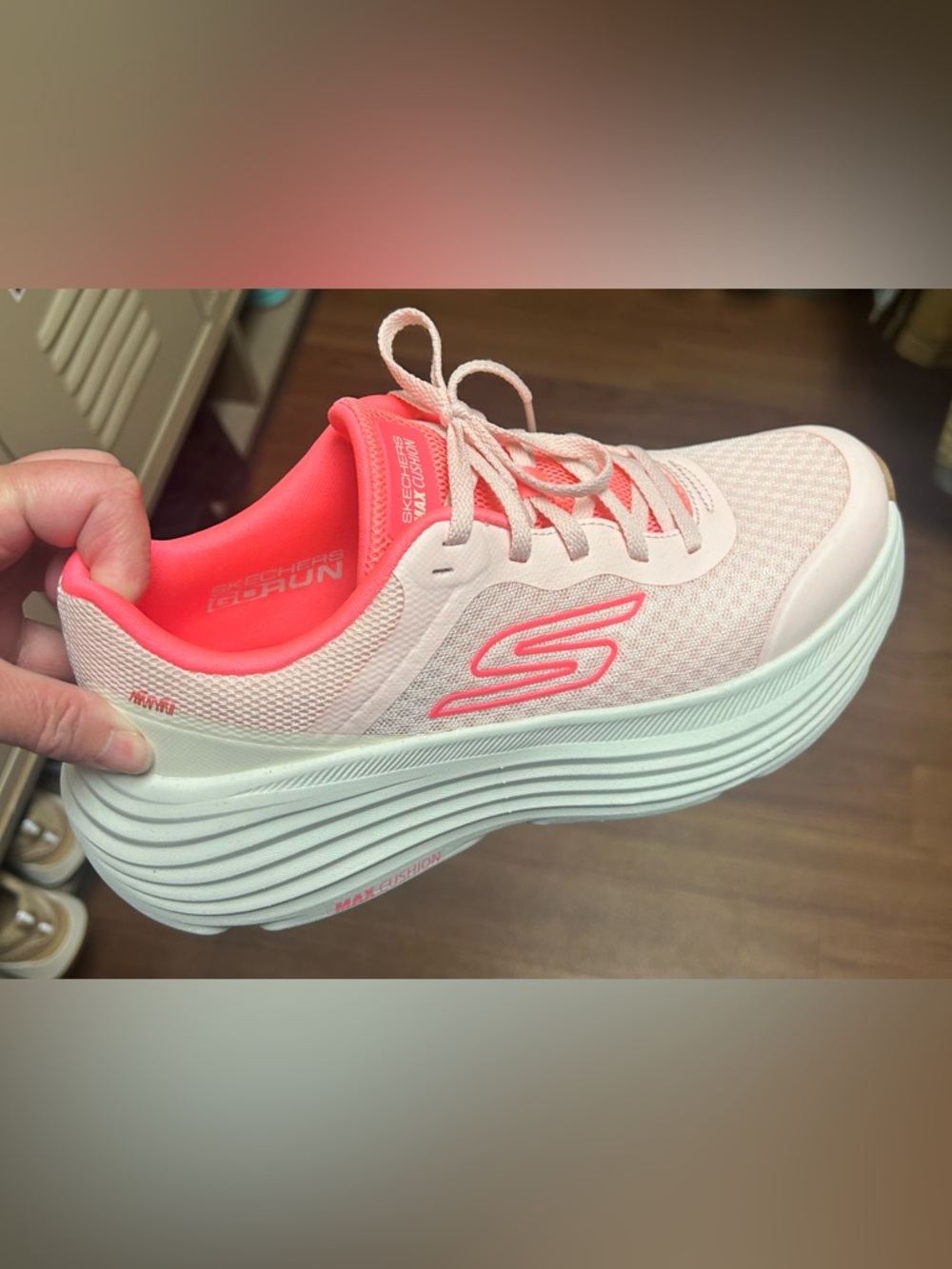 Ladies sketcher sz8